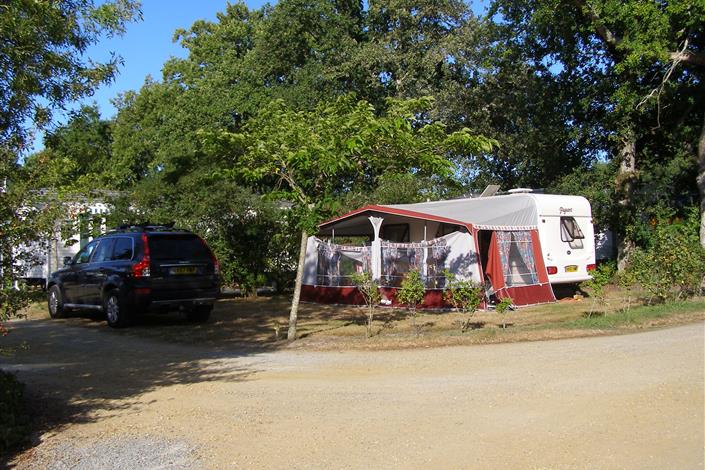 Camping Nantes - emplacement caravane - Camping Le Bois Joli