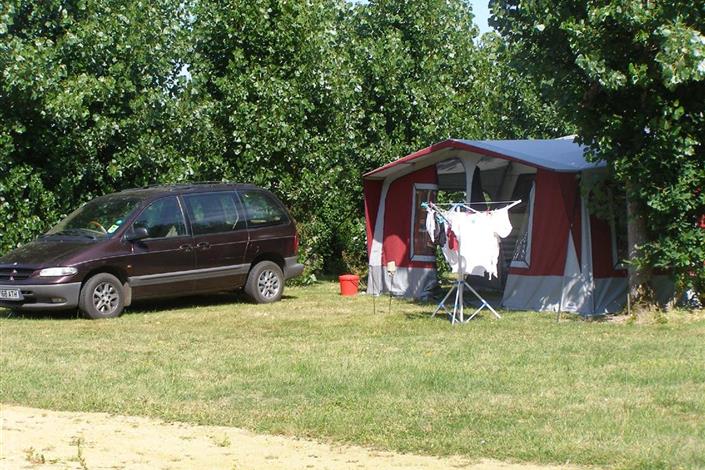 Camping Machecoul - caravane et auvent  - Camping Le Bois Joli