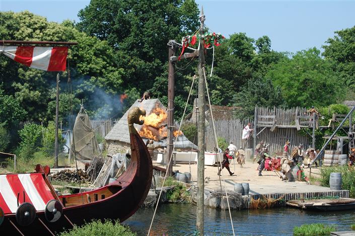 Le Puy du Fou - Camping Le Bois Joli