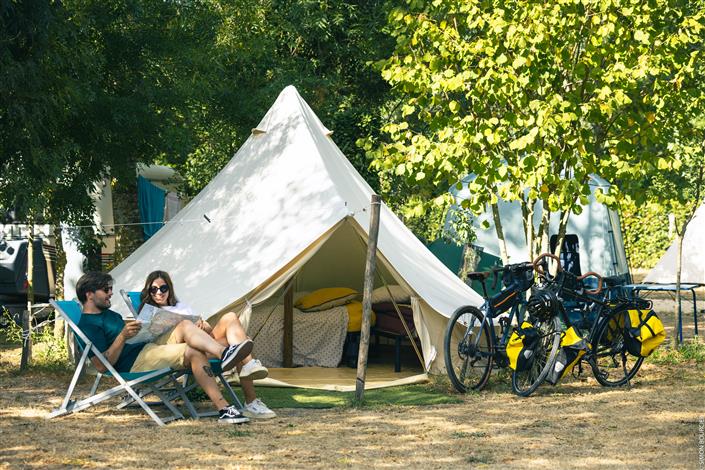 Camping Le Bois Joli Vendée - Emplacement Vélo - Camping Le Bois Joli